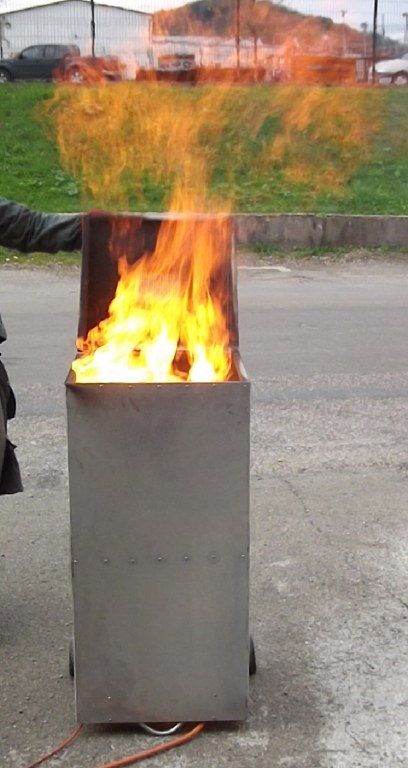 Generateur de flammes conteneur poubelle - Incendie et secourisme